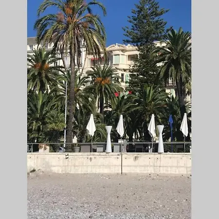 Charmant Studio Bord De Mer Menton Exterior photo